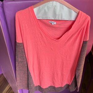 EUC-Splendid Bright pink/gray Long sleeve V neck. Lightweight & loose fit.Medium